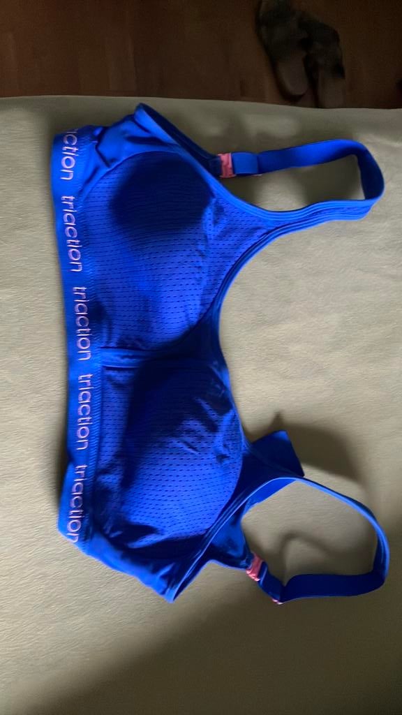 Triumpf sport bh,  85 D, Kleding | Dames, Ondergoed en Lingerie, Ophalen of Verzenden, BH