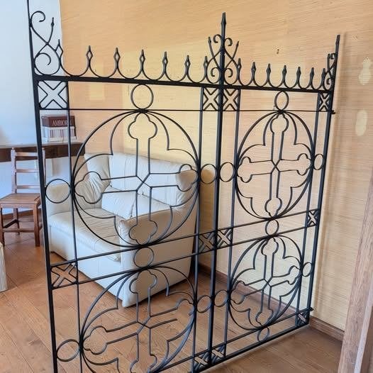 Grille / élément décoratif en fer forgé, Enlèvement
