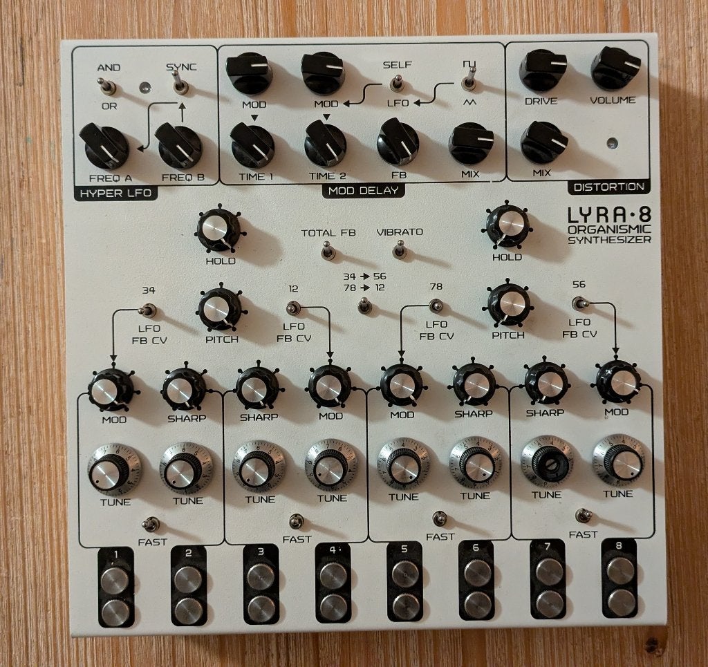 SOMA Lyra-8 (White Angel), Muziek en Instrumenten, Synthesizers, Ophalen of Verzenden, Zo goed als nieuw, Overige aantallen, Overige merken
