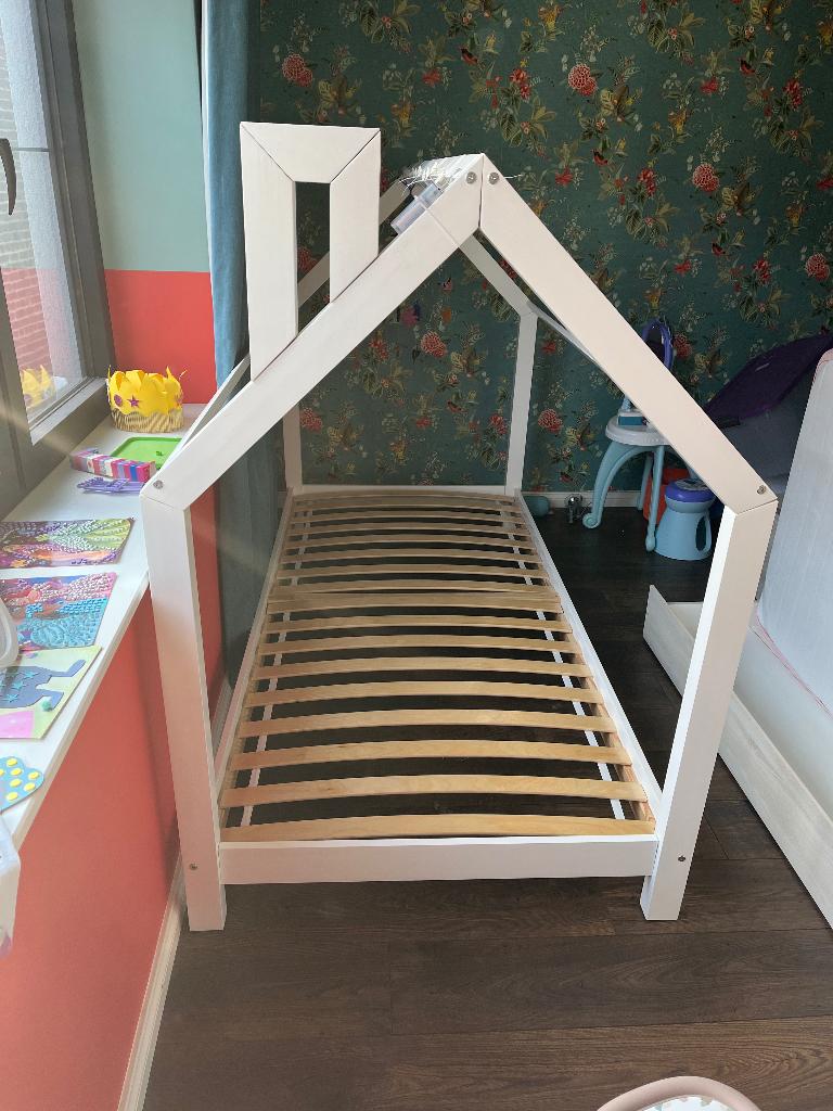 Bed huisje kind 200x90, Enfants & Bébés, Chambre d'enfant | Lits, Utilisé, 180 cm ou plus, 85 à 100 cm, Sommier à lattes, Enlèvement ou Envoi