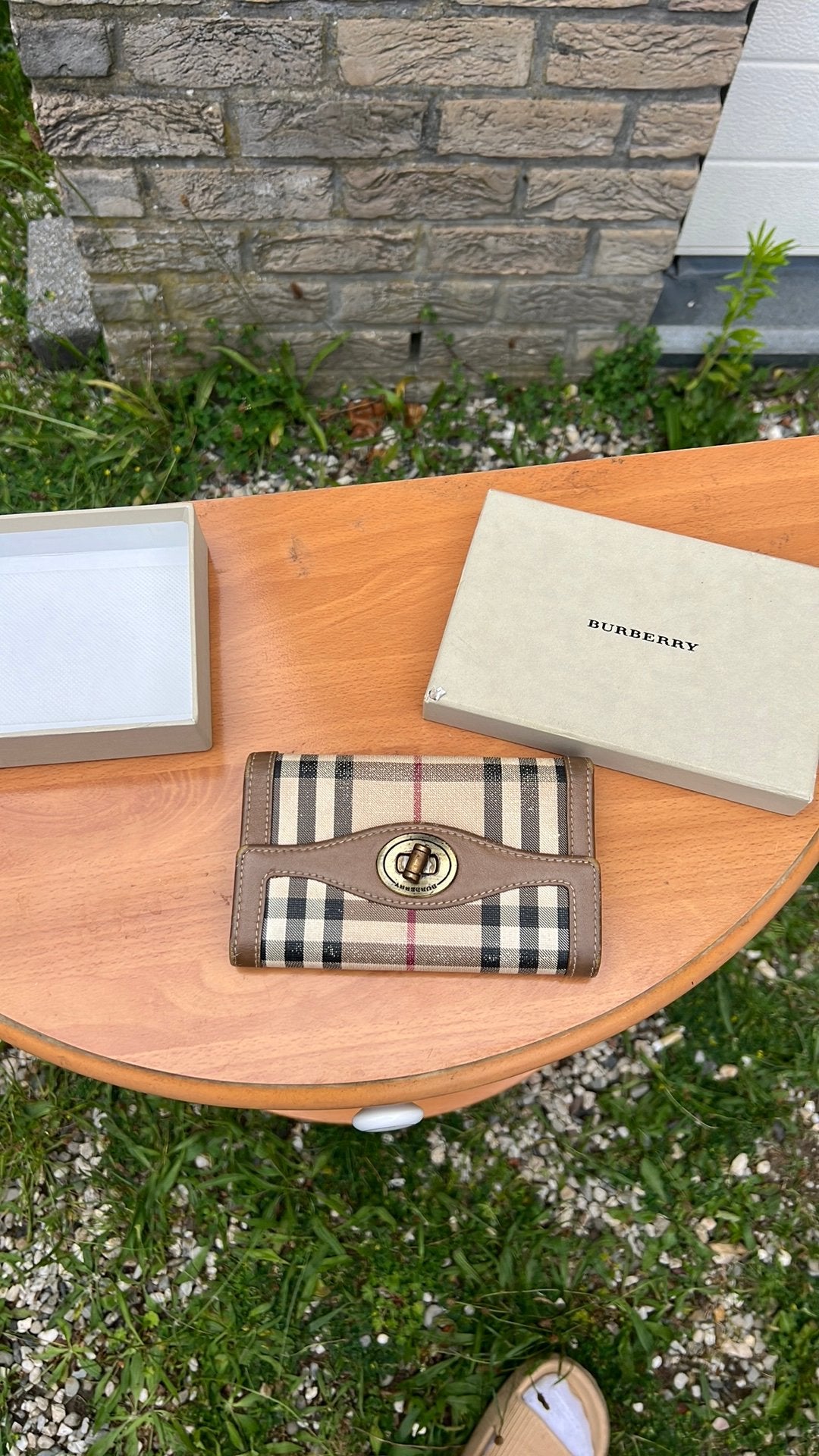 Burberry portomene voor dames 15€, Ophalen