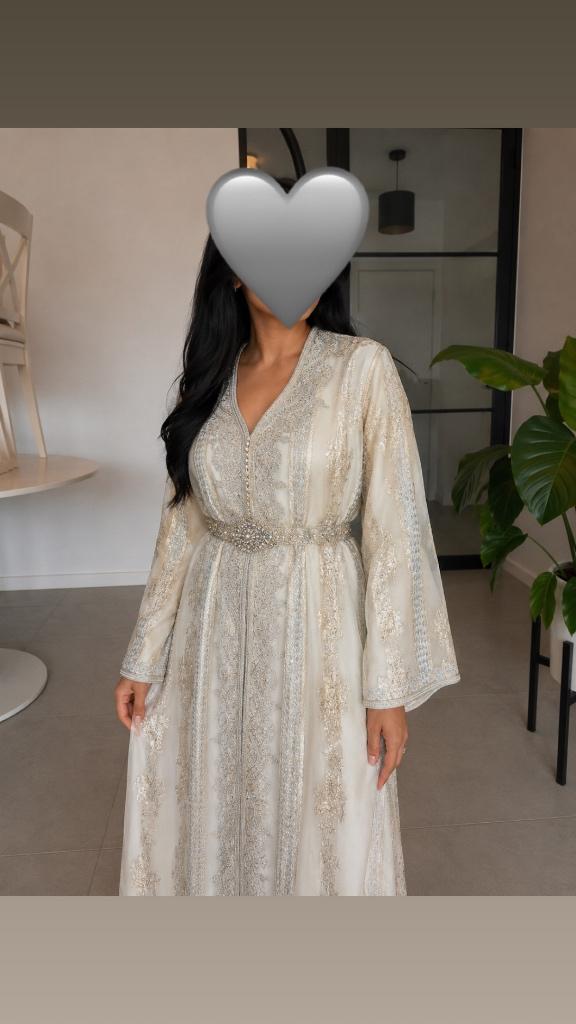 Takshita/Caftan, Kleding | Dames, Ophalen, Zo goed als nieuw, Beige, Trouwjurk