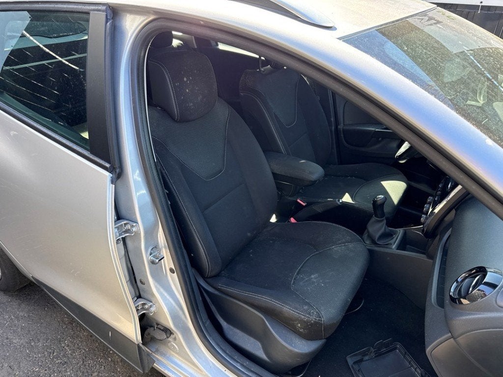 STOEL RECHTS VOOR Renault Clio IV Estate / Grandtour (7R), Auto-onderdelen, Gebruikt, Renault, Peter-Huppertz-Straße 5
51063  Köln, DE