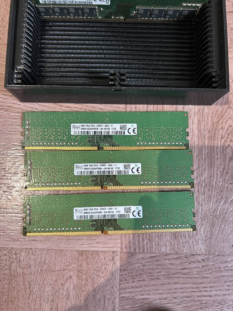 3x 8GB DDR4 RAM, DDR4, 8 GB, Refurbished, Ophalen of Verzenden