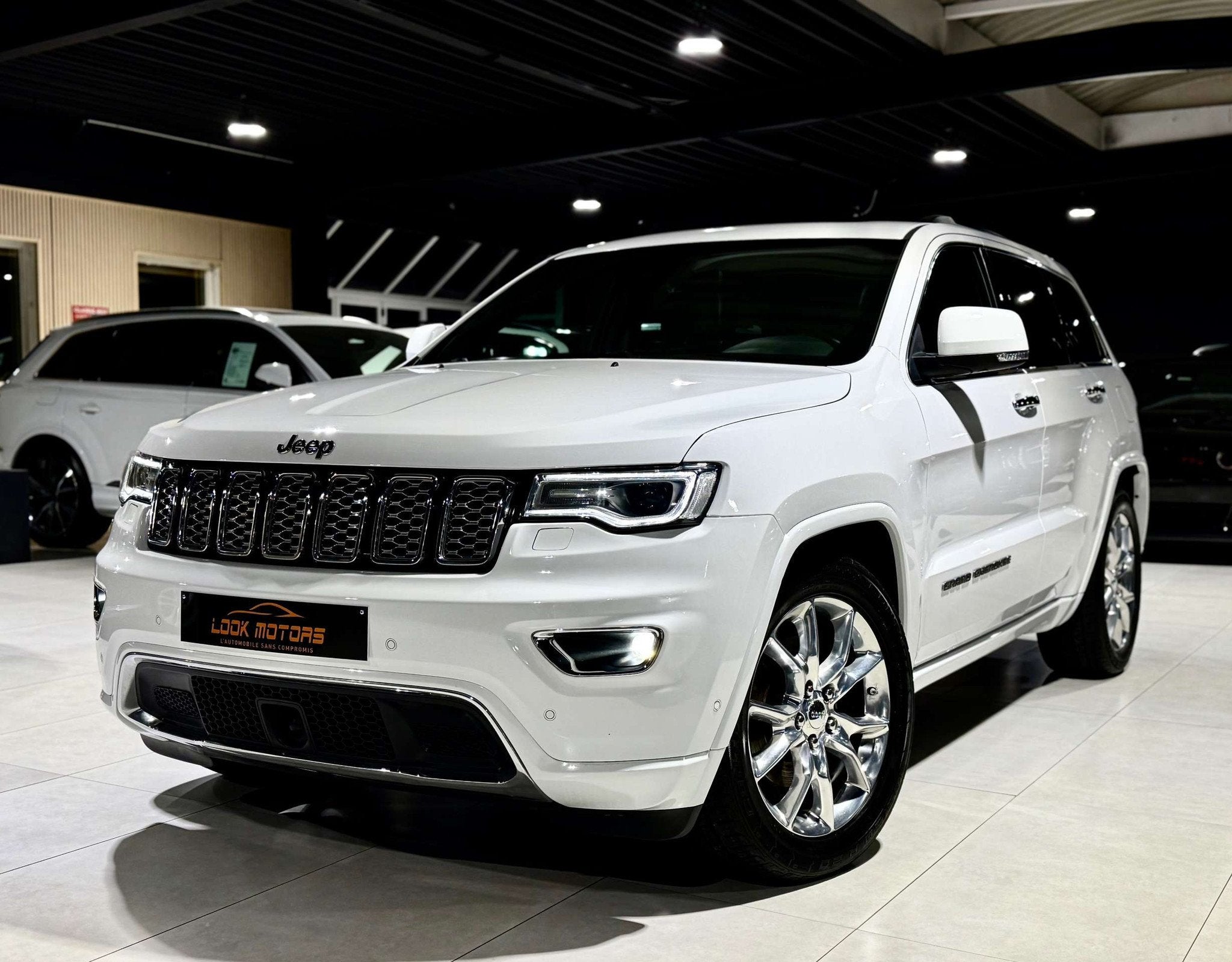 Jeep Grand Cherokee 3.0 V6 TD Overland AUTO CUIR SUSPENSION, Auto's, Automaat, Gebruikt, Leder, SUV of Terreinwagen