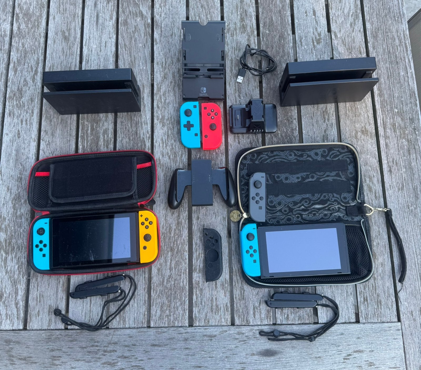 2 Nintendo Switch défectueuses avec accessoires, Enlèvement ou Envoi, Ne fonctionne pas, Avec 3 manettes ou plus, Switch Original