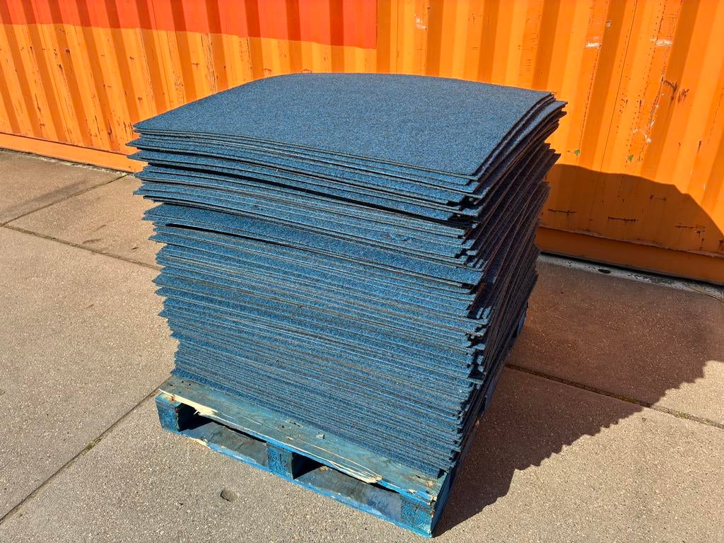 Grand lot de carreaux de moquette bleus/sol, Autres lieux, Enlèvement, Aménagement