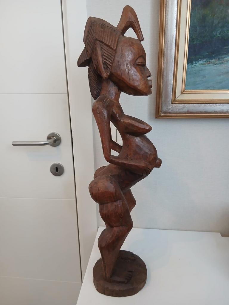 Afrikaans beeld in hout., Antiek en Kunst, Kunst | Beelden en Houtsnijwerken, Ophalen, Hout, Beeld
