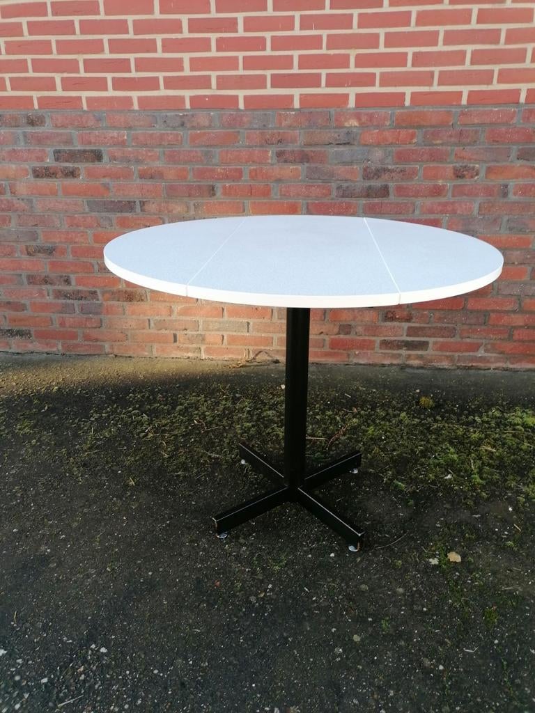 Ronde formica tafel...inklapbaar..wit/zwart!!, Huis en Inrichting, Ophalen of Verzenden