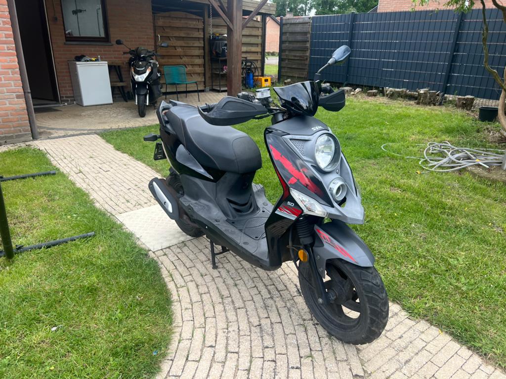 Sym crox en peugeot kisbee 50cc klasse-B, Fietsen en Brommers, Ophalen, Gebruikt, Klasse B (45 km/u), Benzine