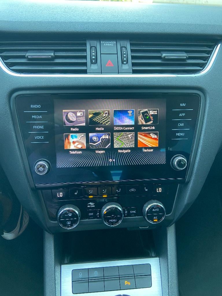 SKODA OCTAVIA 1.6TDI NAVI/AIRCO/DAB+/ZETELVERW, Auto's, Euro 6, 1600 cc, Leder, Bedrijf