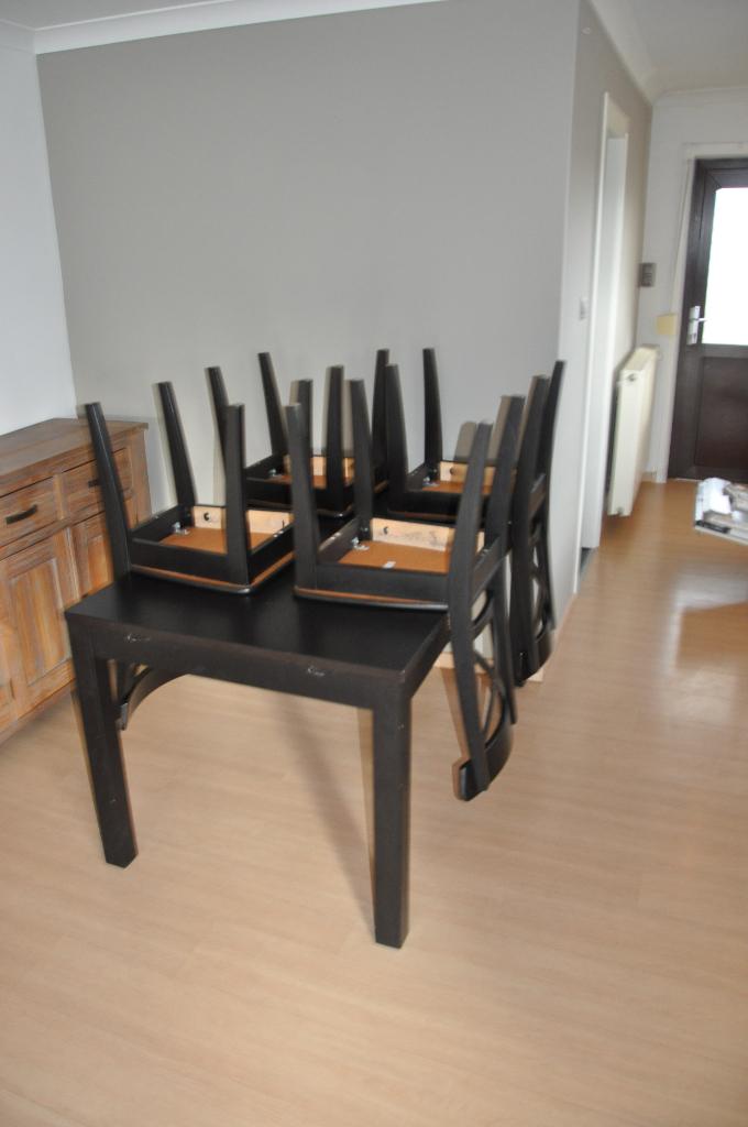 Ikea Rosentorp uitschuifbare tafel met 4 stoelen, Maison & Meubles, Tables | Tables à manger, Utilisé, 50 à 100 cm, 100 à 150 cm