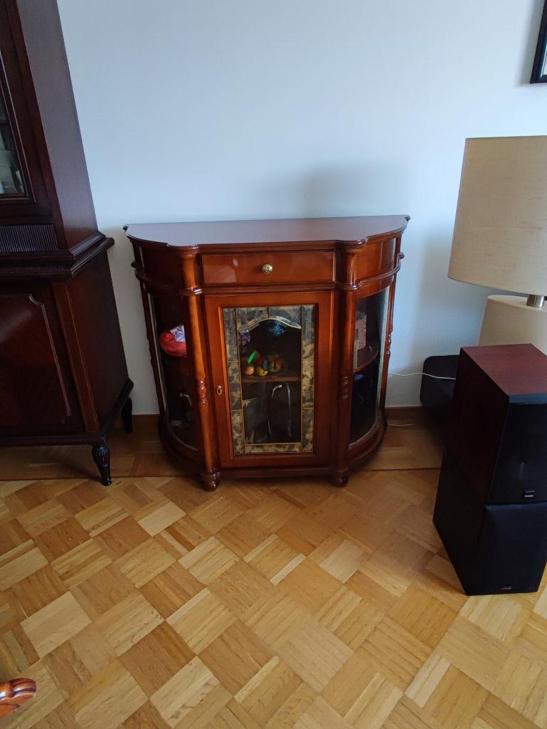 Vitrine basse salon, Enlèvement