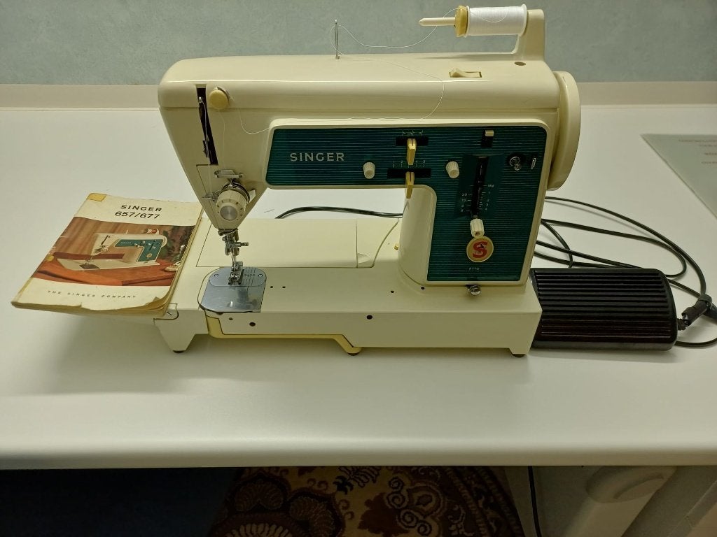 Naaimachine Singer 657/677, Ophalen, Gebruikt, Naaimachine, Singer