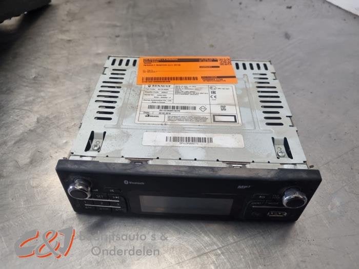 Radio d'un Renault Master, Autos : Pièces & Accessoires, Renault, -, 3 mois de garantie, Utilisé