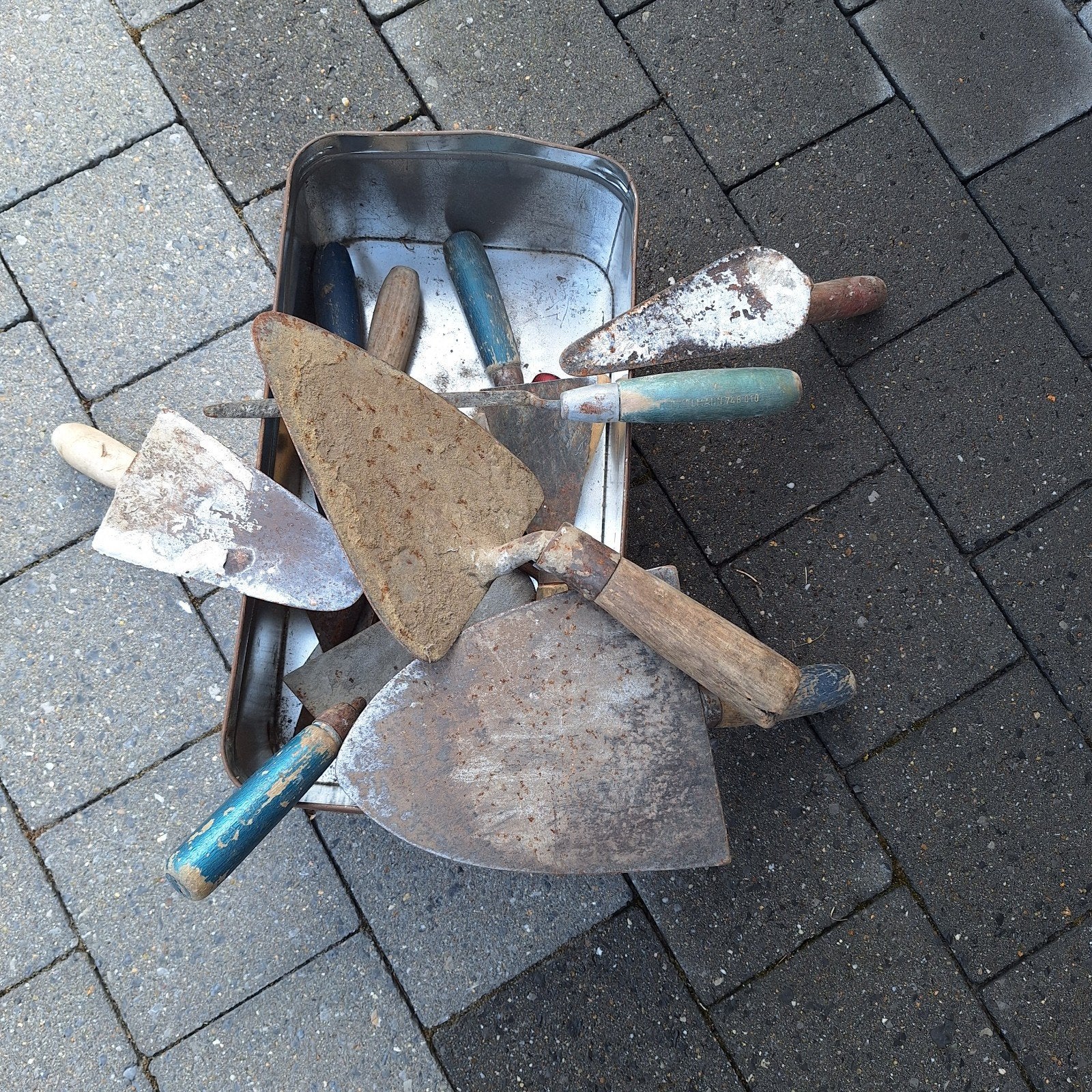 Allerlei truwelen, Ophalen