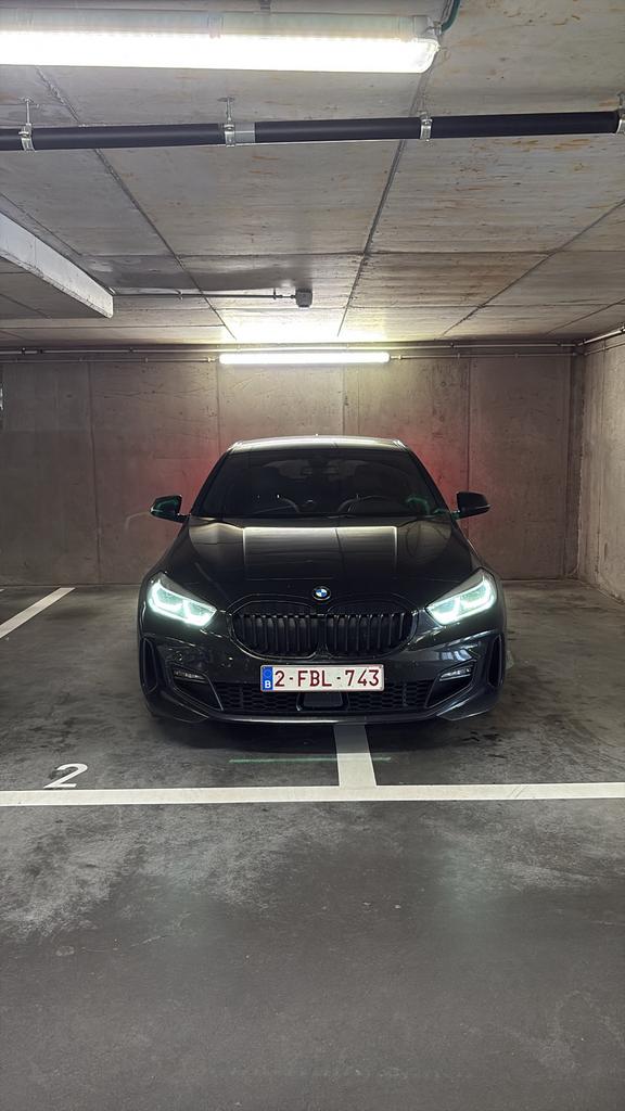 BMW 118i m sport manueel, Auto's, 1 Reeks, Leder en Stof, Zwart, Handgeschakeld