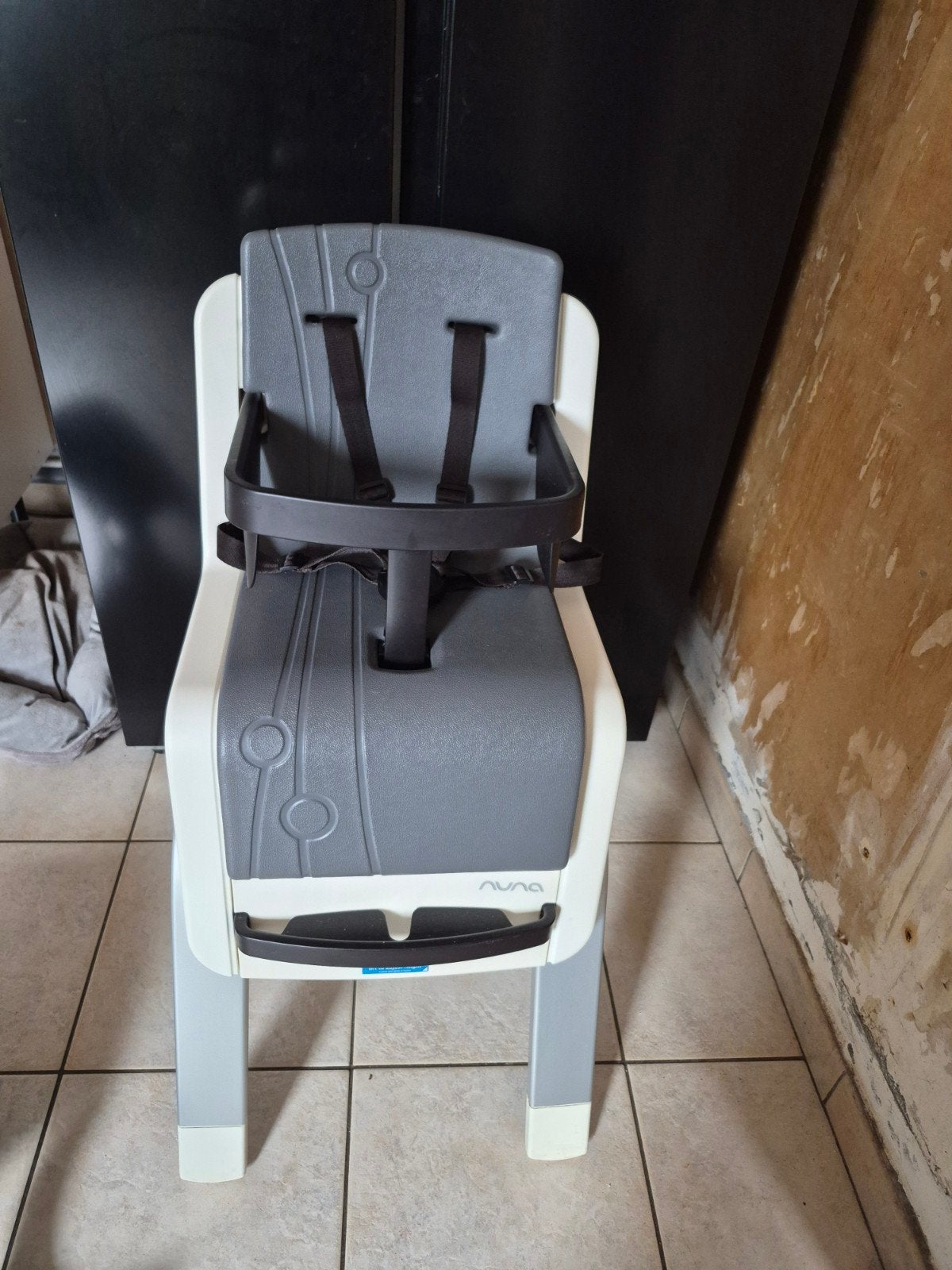 chaise haute, Enfants & Bébés, Chaises pour enfants, Enlèvement, Comme neuf, Chaise évolutive, Ceinture(s)