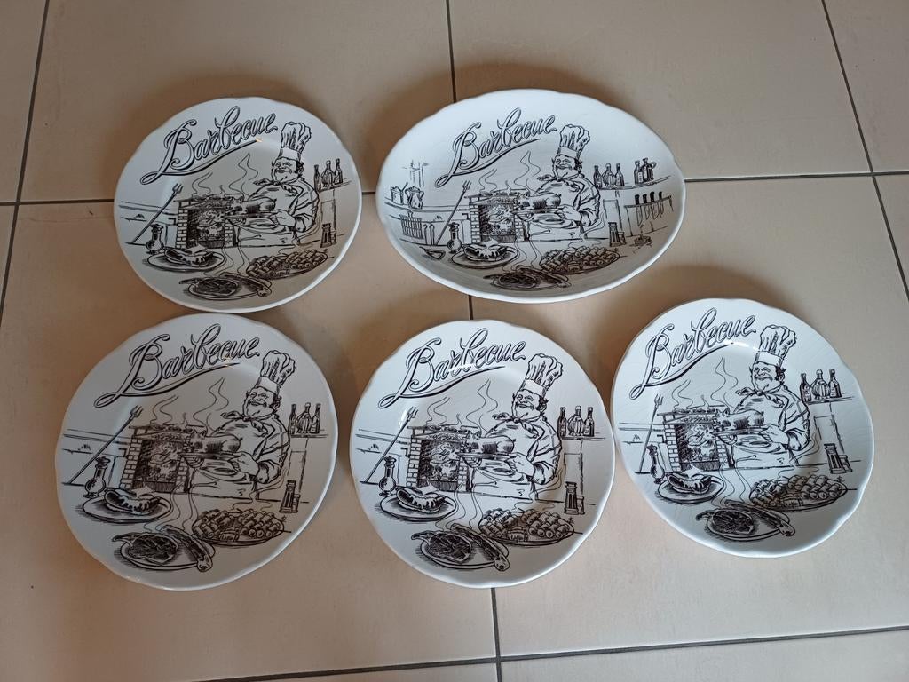 Set van 4 barbecue borden en een groot vleesbord, Huis en Inrichting, Ophalen of Verzenden, Bord(en)