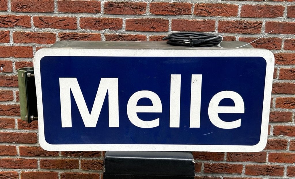 Ancien panneau de quai, panneau de gare, commune de Melle, Collections, Enlèvement ou Envoi, Utilisé, Table lumineuse ou lampe (néon)