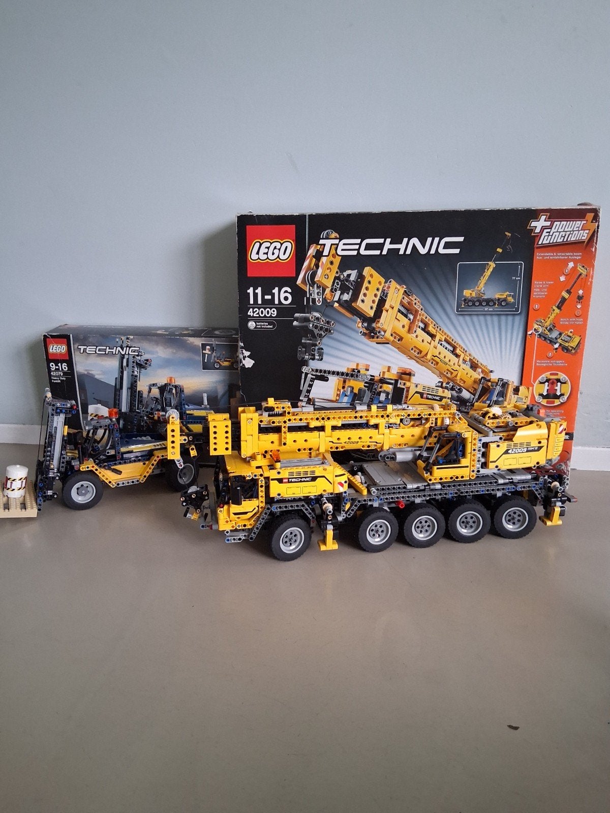 lego technic 42009 en lego 42079, Lego, Ophalen of Verzenden, Zo goed als nieuw, Complete set