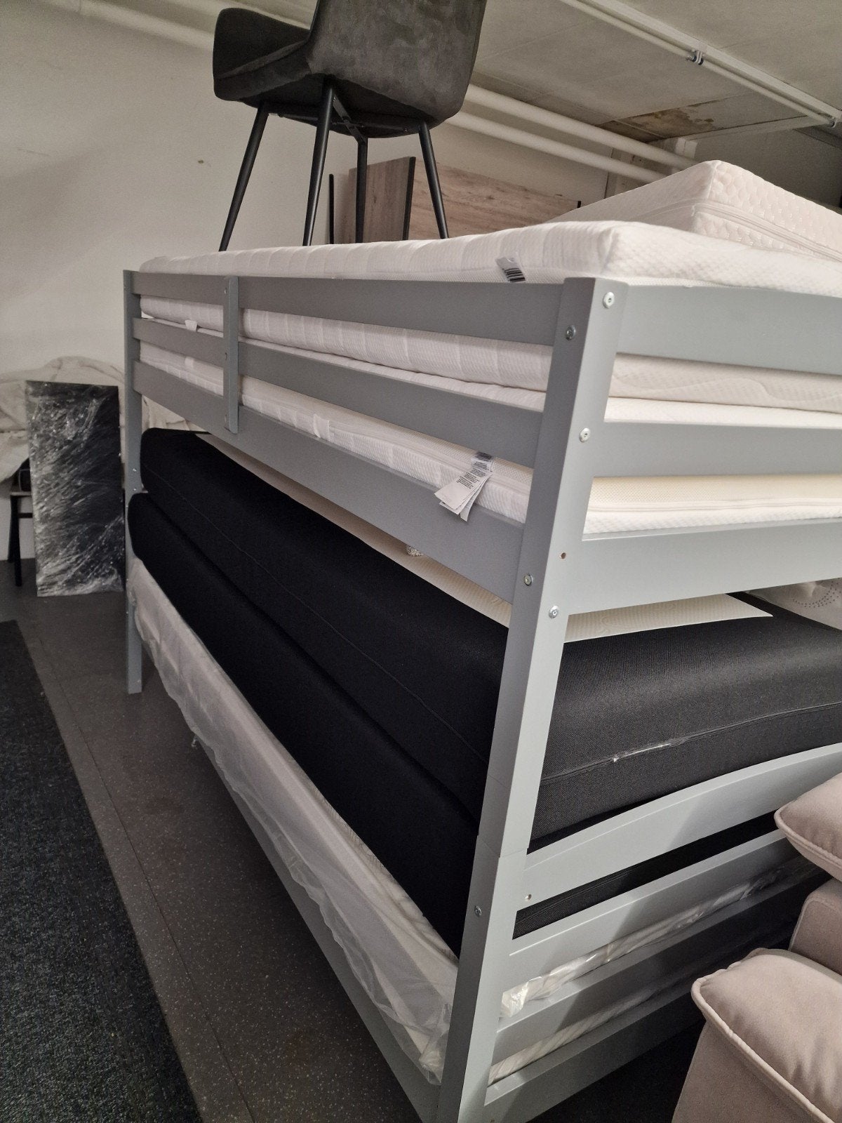 stapelbed grijs of wit kleur 279 €, Ophalen, Stapelbed