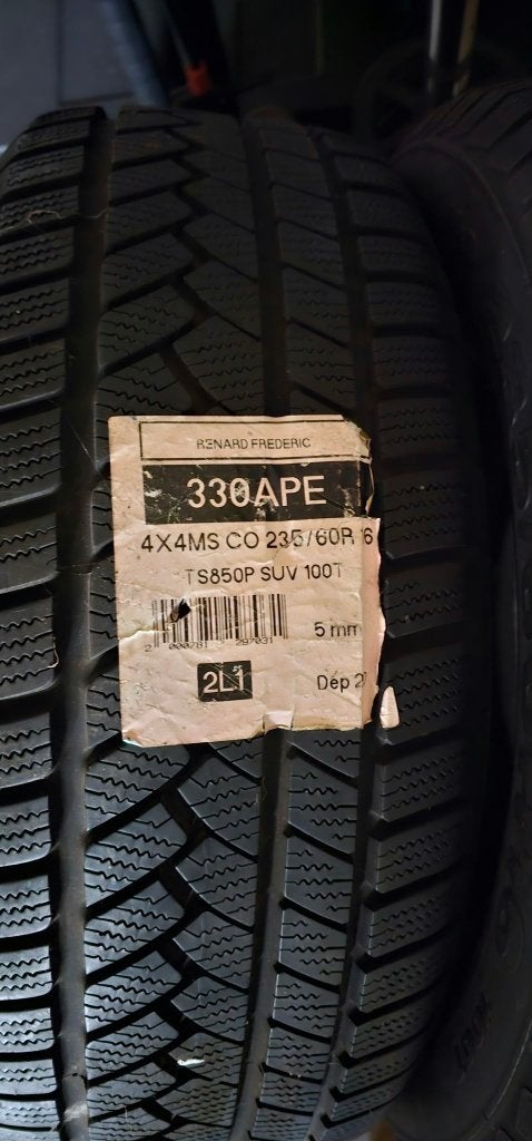 4 pneus hiver Continental 235/60R16, Autos : Pièces & Accessoires, Pneus hiver, Pneu(s), Enlèvement, Utilisé