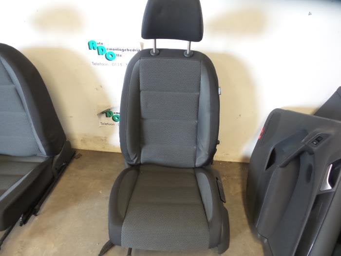 Stoel links van een Volkswagen Golf (Golf 09-), Gebruikt, -, -, Ophalen of Verzenden
