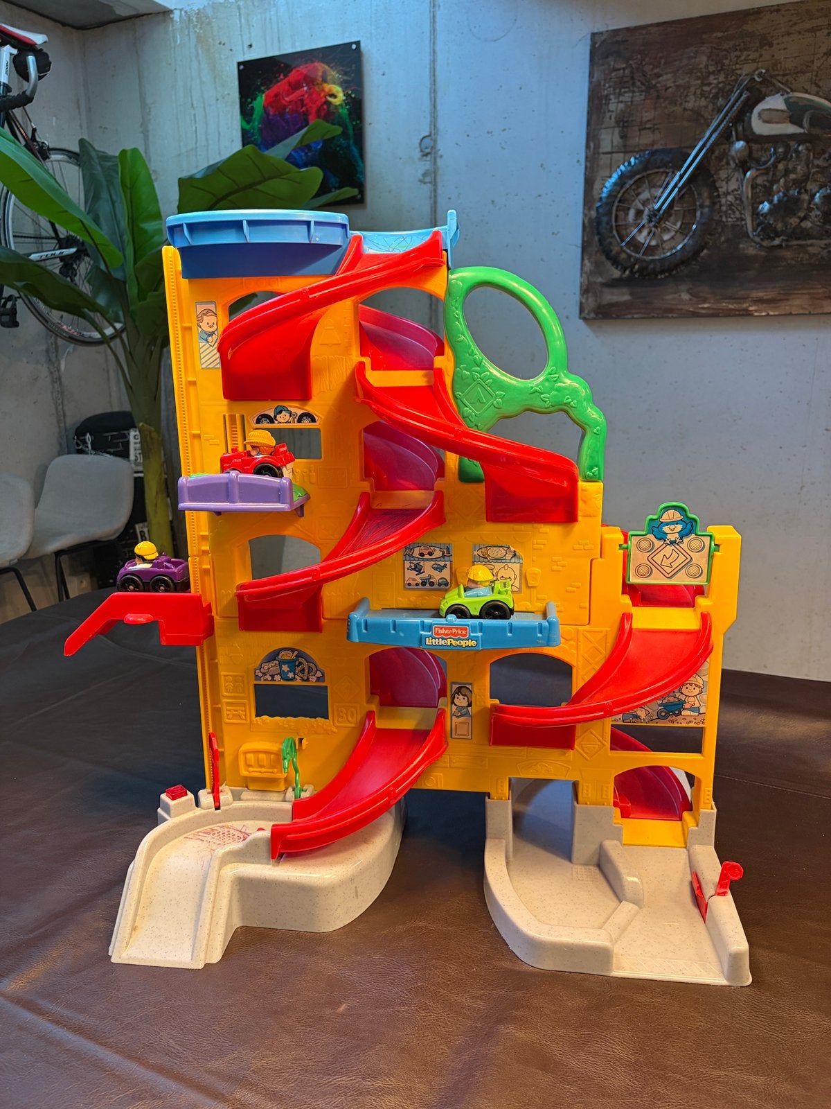 Fisher price little people met 3 auto’s, Enfants & Bébés, Jouets | Fisher-Price, Enlèvement, Comme neuf