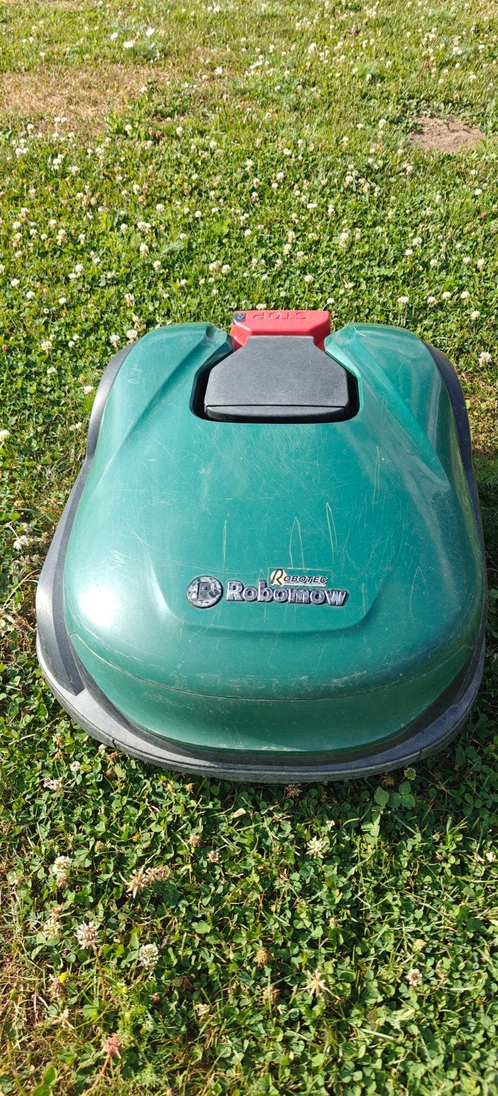 Robomow rk1000 grasrobot met garage, Ophalen, Gebruikt, 20 tot 25 cm, Robomow