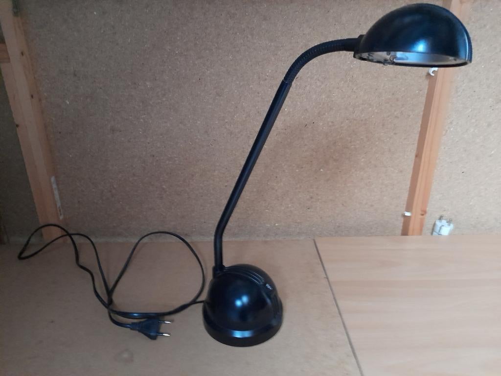 Bureau lamp, Enlèvement