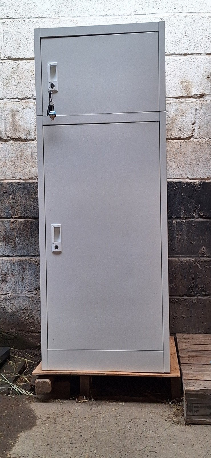 Armoire de selle etat neuf, Ophalen