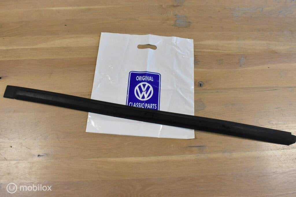 NOS Stootlijst LV portier VW Golf II ('83-'87) 191853515B, Autos : Pièces & Accessoires, Carrosserie & Tôlerie, Neuf, Enlèvement ou Envoi