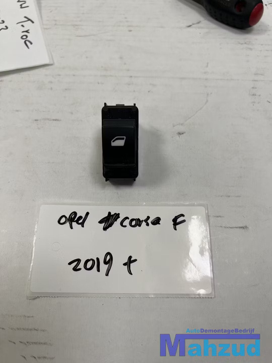 OPEL CORSA F Raam schakelaar 98044803ZD 2019+, Info@fabrikant.eu, Fabrikant BV, Fabrikantstraat 1
1000 AA  Amsterdam, NL, Opel