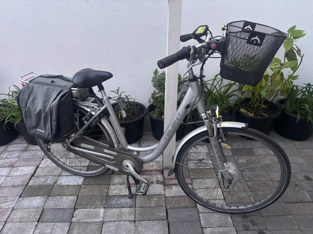 Electrische fiets, Zo goed als nieuw, 47 tot 51 cm, 30 tot 50 km per accu, Ophalen
