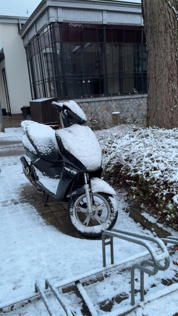 Kisbee 2t b klasse, Fietsen en Brommers, Snorfietsen en Snorscooters, Ophalen, Tweetakt, Gebruikt, Peugeot