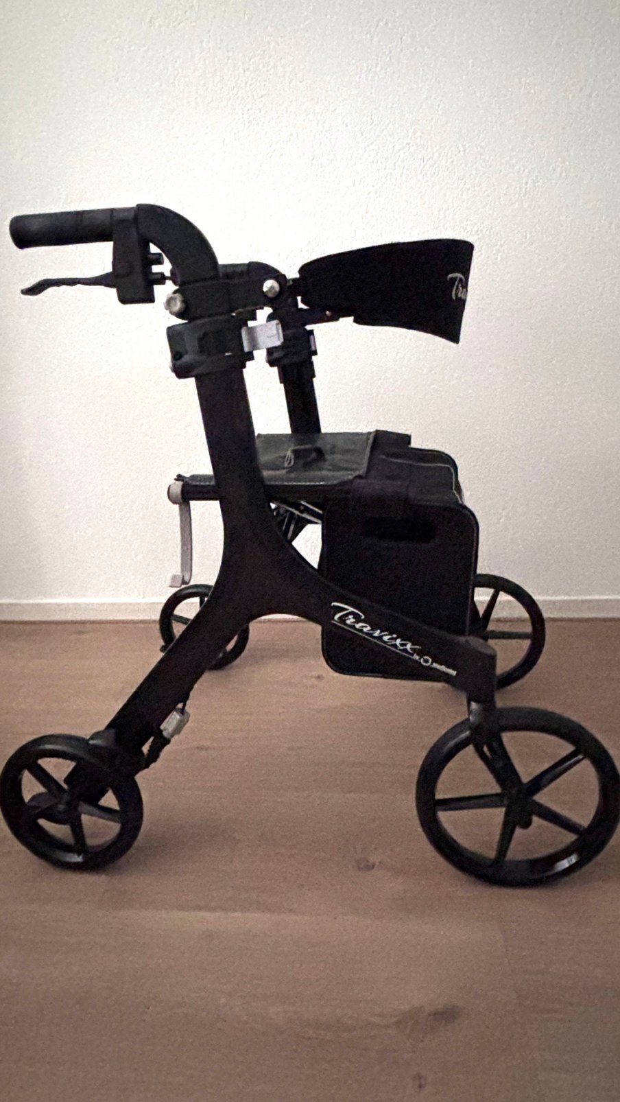 Travixx Small carbon rollator + GARANTIE+ tas + dienblad+, Ophalen, Opvouwbaar, Zo goed als nieuw