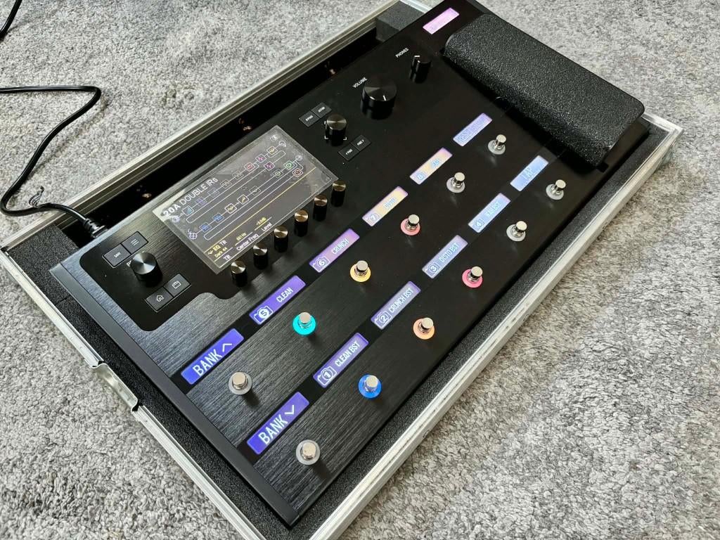 Line6 Helix Floor avec case Thomann, Musique & Instruments, Enlèvement, Utilisé, Multi-effet