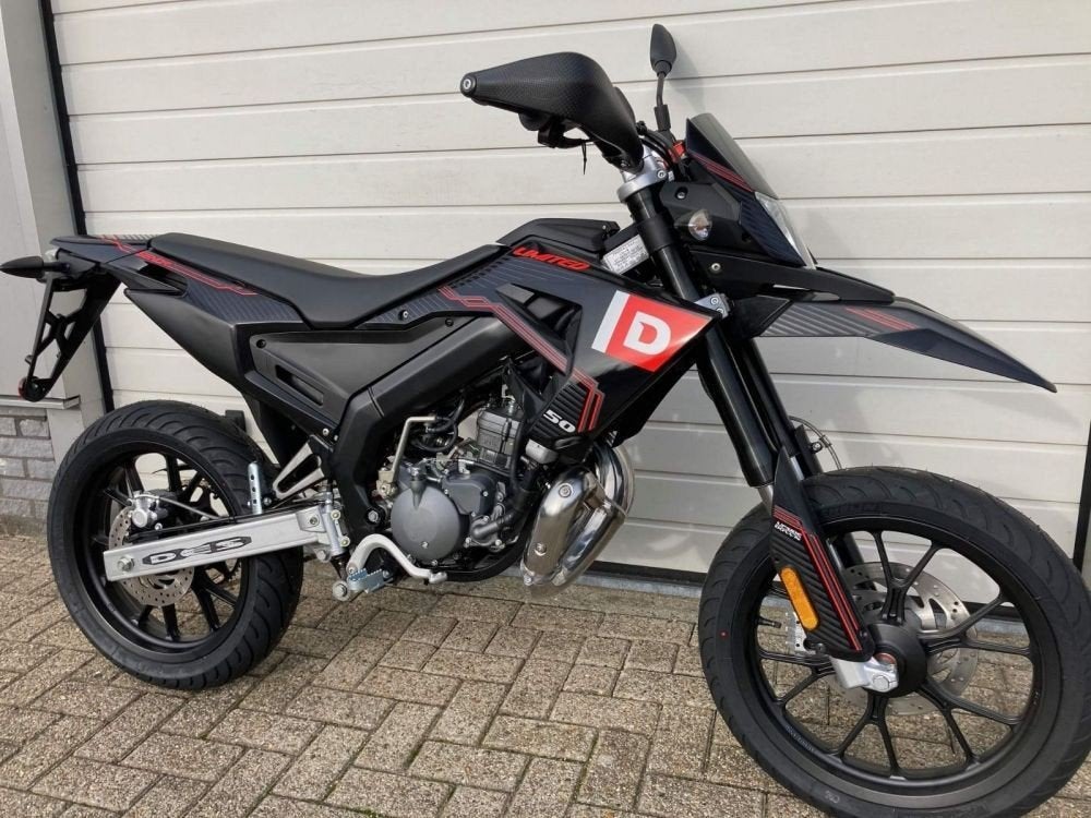 gezocht!! schakel brommers 50cc met papieren, Ophalen