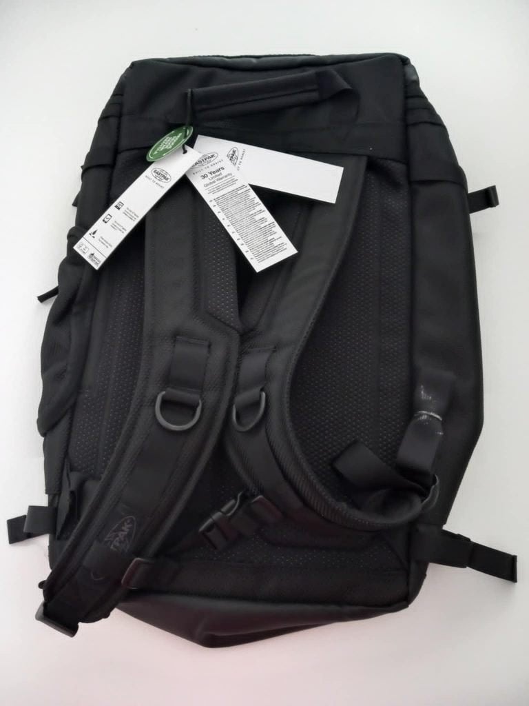 60€ Sac à dos noir Eastpak - neuf avec étiquettes, Neuf, 25 à 40 cm, Étanche, 45 à 60 cm