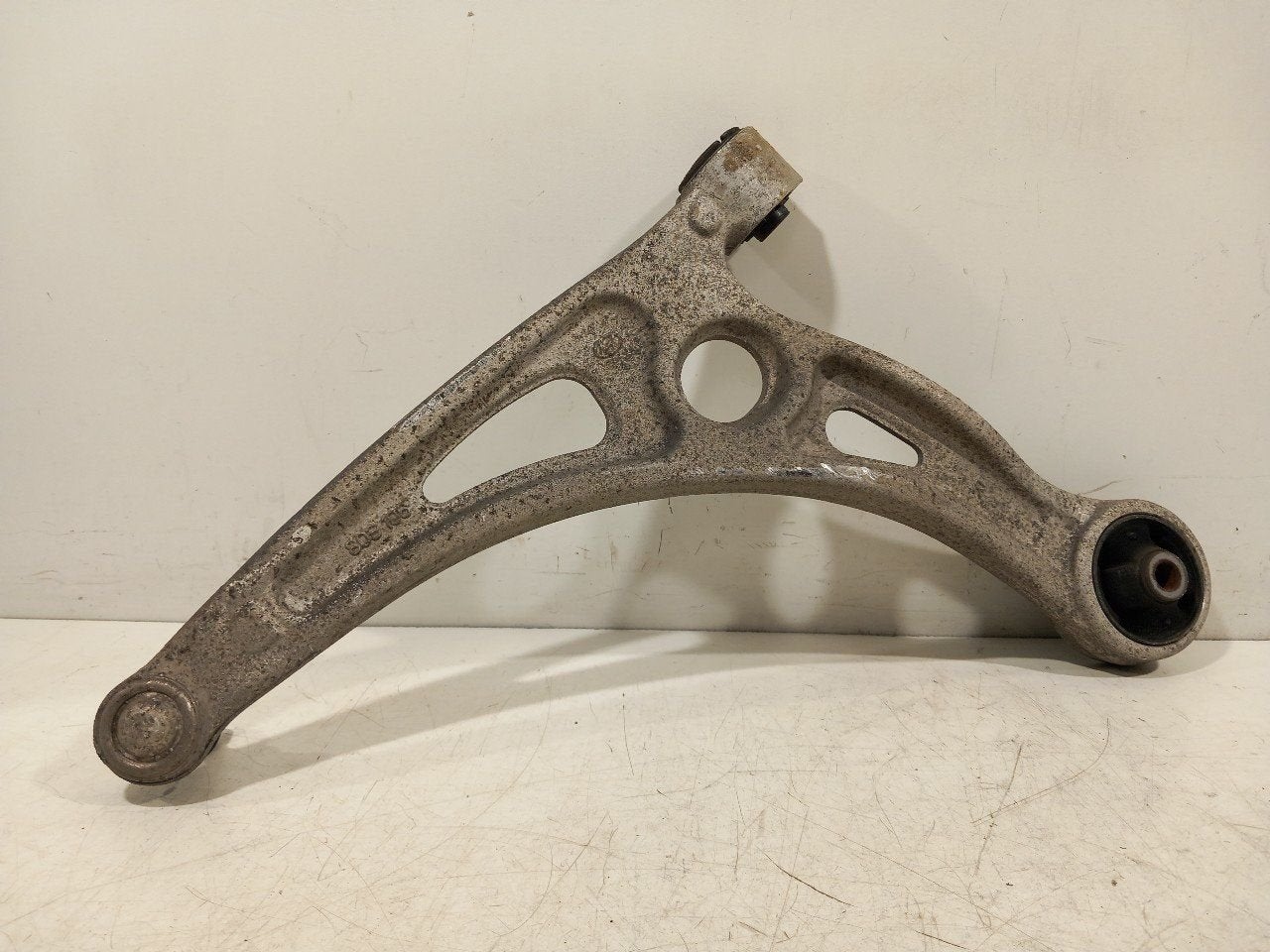 Draagarm rechts voor Hyundai Nexo, Onderdelen@venauto.nl, Van der Ven Autorecycling B.V., Gebruikt, Ettenseweg 76, 4706 PB Roosendaal, The Netherlands