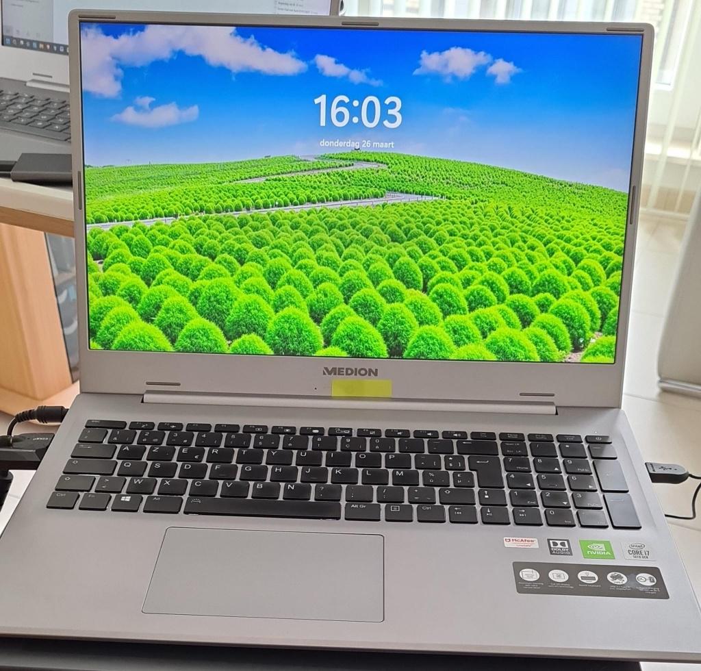 Laptop 17" Medion Akoya P17105  i7 Windows 11, Ophalen, 512 GB, Zo goed als nieuw, HDD