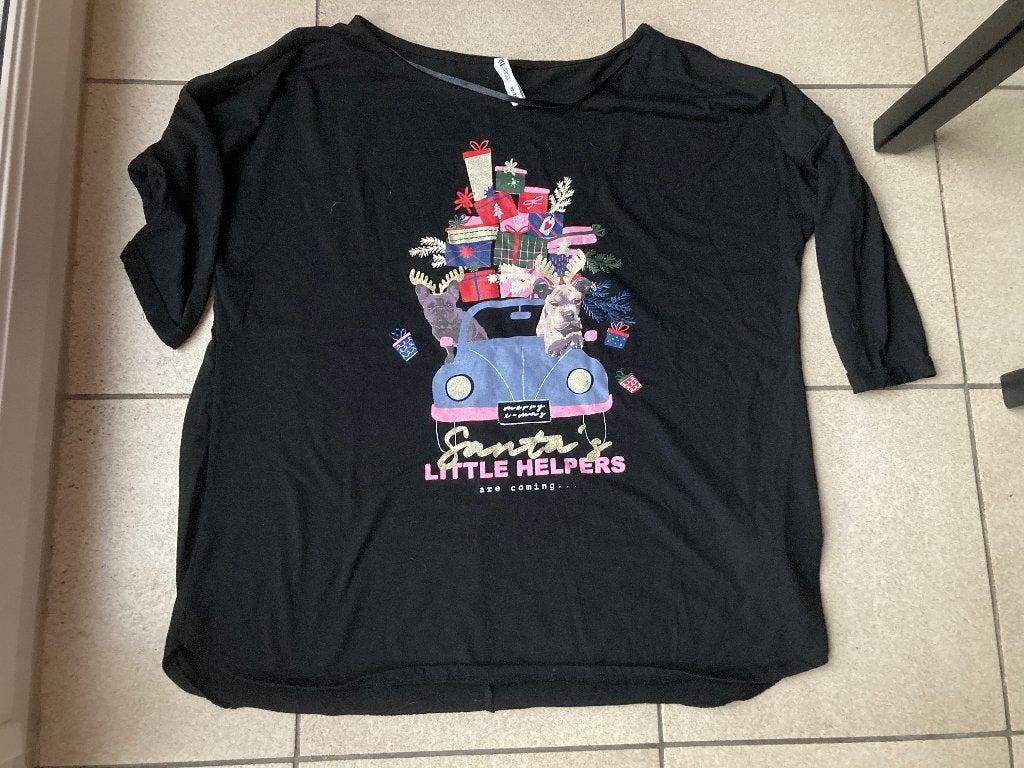 Zwart shirt ' Santa Little helpers ' Maat 42 / 44, Kleding | Dames, Ophalen of Verzenden, Maat 42/44 (L), Zwart