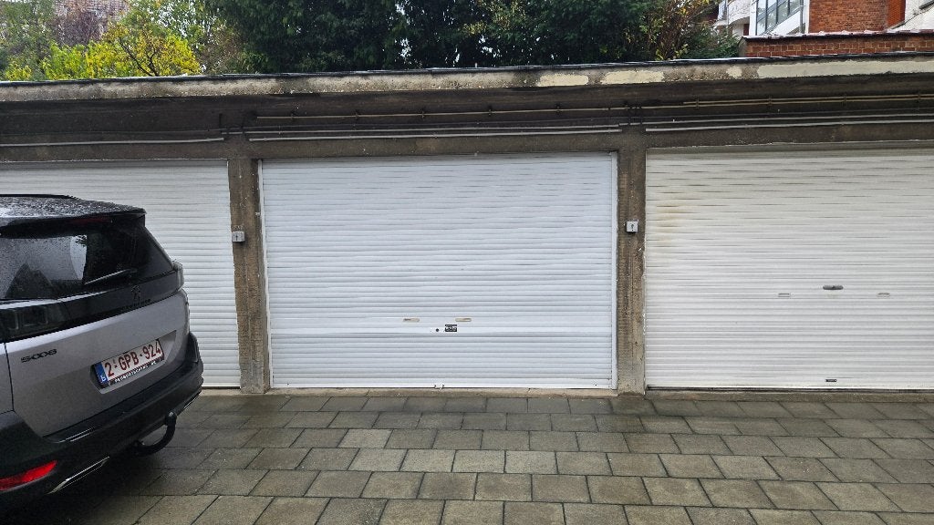 garage à louer à Schaerbeek - Gustave Latinis, Immo, Garages & Places de parking, Bruxelles