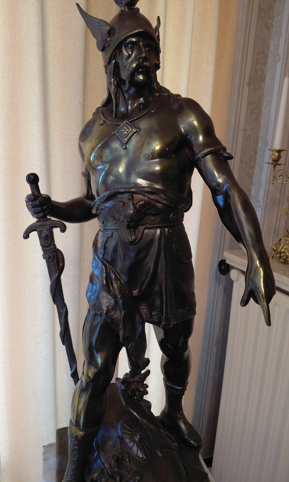antiek beeld van beeldhouwer Émile-Louis Picault, Ophalen