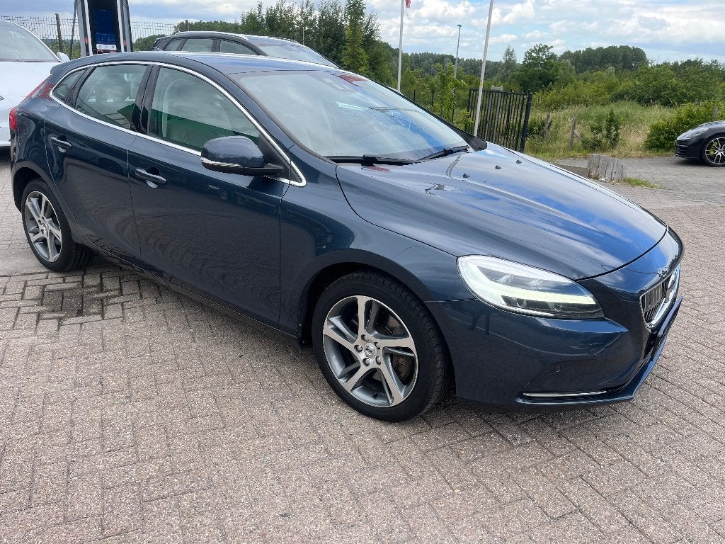 VOLVO, 1498 cc, 4 cilinders, Blauw, Leder