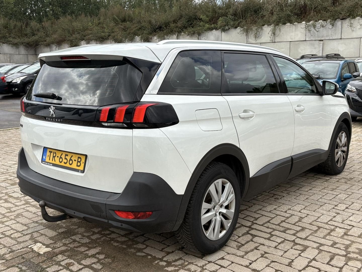 Peugeot 5008 1.2 PureTech Active Automaat | 7 Persoons | Cam, Auto's, Automaat, Wit, SUV of Terreinwagen, Parkeersensor