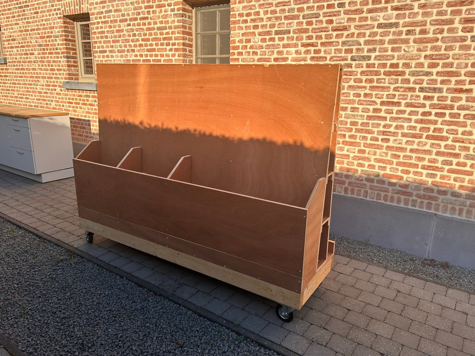 Platenkar in multiplex 22mm met verdeelvakken., Enlèvement, Comme neuf