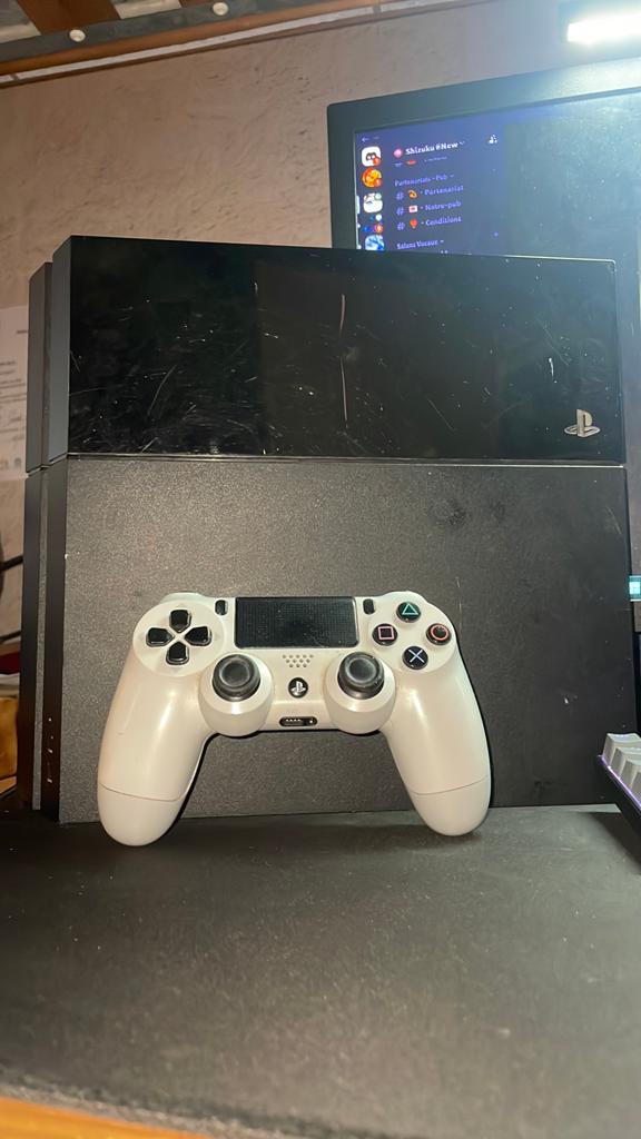 Ps4 avec manette et cable, Consoles de jeu & Jeux vidéo, 500 GB, Avec 1 manette, Reconditionné, Enlèvement
