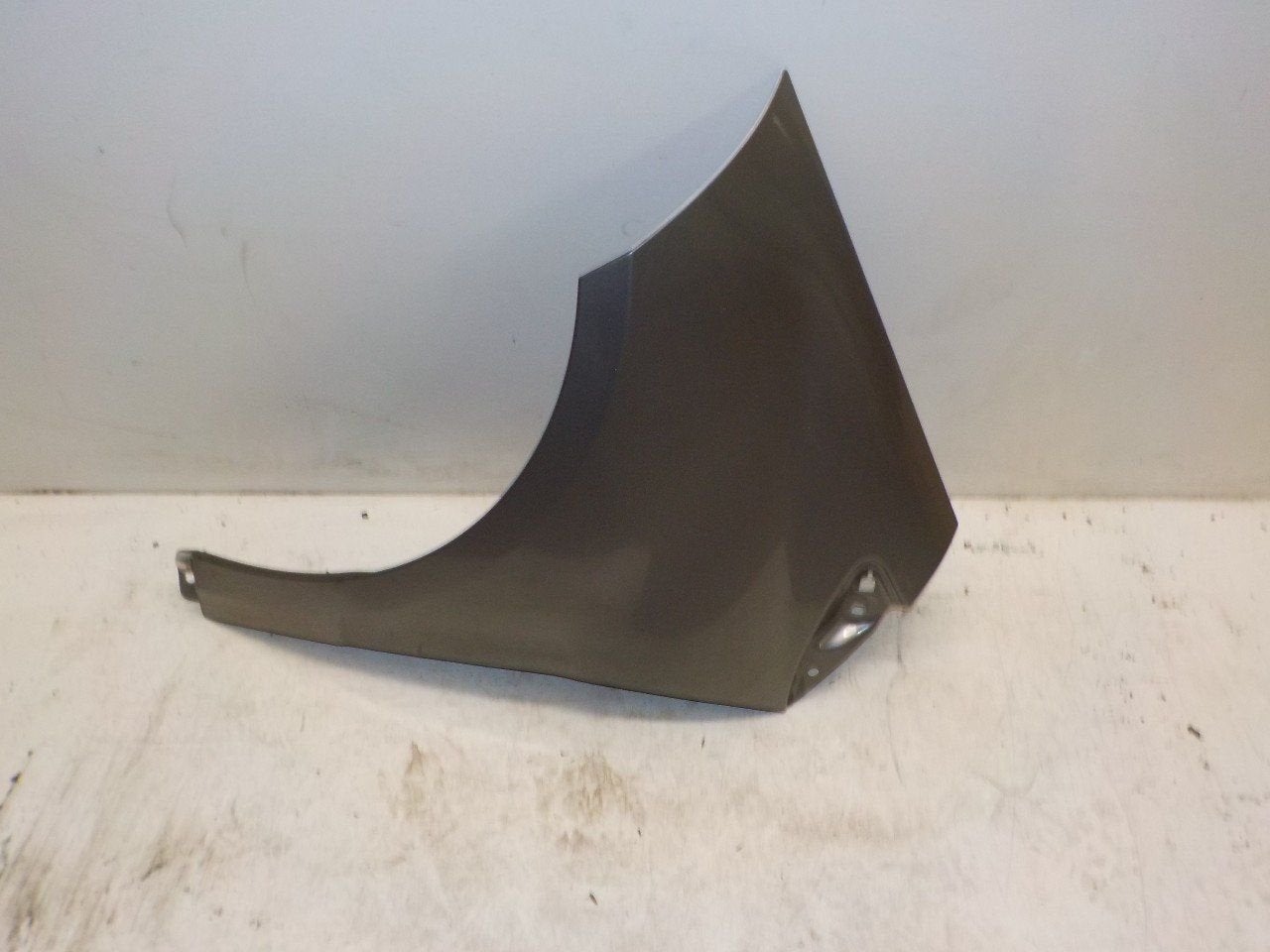 Spatbord links voor Mercedes-Benz A-Klasse, Onderdelen@venauto.nl, Van der Ven Autorecycling B.V., Gebruikt, Ettenseweg 76, 4706 PB Roosendaal, The Netherlands